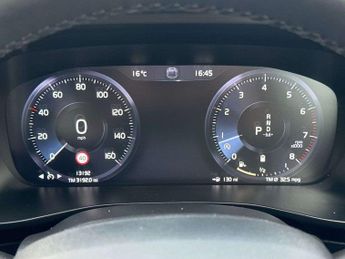 Volvo XC40 2.0 B4P R DESIGN Pro 5dr Auto [7 speed]