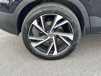Volvo XC40 2.0 B4P R DESIGN Pro 5dr Auto [7 speed]