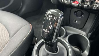 MINI Hatchback 5dr 1.5 Cooper Classic 5dr Auto