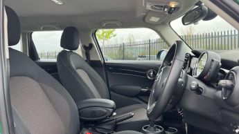 MINI Hatchback 5dr 1.5 Cooper Classic 5dr Auto