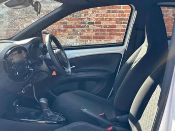 Toyota Aygo X 1.0 VVT-i Edge 5dr Auto