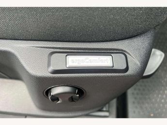 Volkswagen Caddy 2.0 TDI 122PS Commerce Pro Van DSG [Tech Pack]