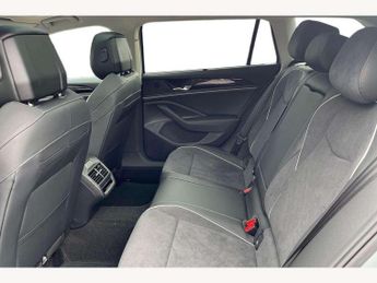 Volkswagen Passat Estate 1.5 TSI eHybrid Elegance 5dr DSG