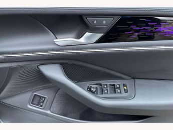 Volkswagen Passat Estate 1.5 TSI eHybrid Elegance 5dr DSG