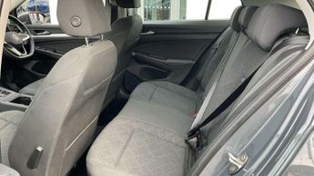 Volkswagen Golf 2.0 TDI Life 5dr DSG