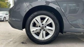 Volkswagen Golf 2.0 TDI Life 5dr DSG