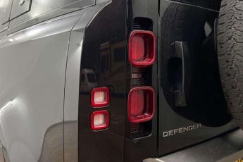 Land Rover Defender 3.0 D250 X-Dynamic SE 110 5dr Auto