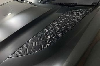 Land Rover Defender 3.0 D250 X-Dynamic SE 110 5dr Auto