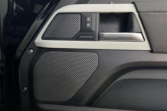 Land Rover Defender 3.0 D250 X-Dynamic SE 110 5dr Auto