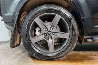 Land Rover Defender 3.0 D250 X-Dynamic SE 110 5dr Auto