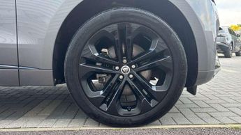 Jaguar F-Pace 2.0 D200 R-Dynamic HSE Black 5dr Auto AWD