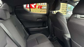 Toyota C-HR 1.8 Hybrid Design 5dr CVT