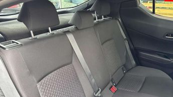 Toyota C-HR 1.8 Hybrid Design 5dr CVT