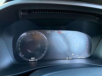 Volvo XC40 1.5 T3 [163] R DESIGN 5dr Geartronic