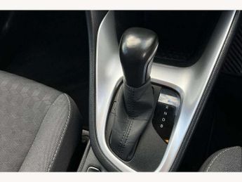 Toyota Yaris 1.5 Hybrid Design 5dr CVT
