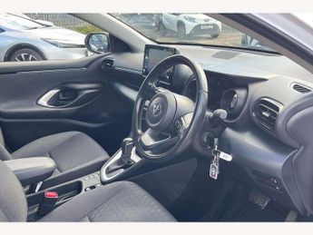 Toyota Yaris 1.5 Hybrid Design 5dr CVT