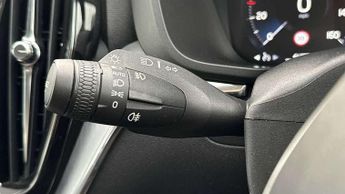 Volvo XC60 2.0 B4D Momentum 5dr AWD Geartronic