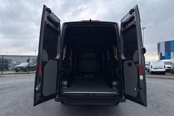 Volkswagen Crafter 2.0 TDI 140PS Commerce Plus High Roof Van Auto