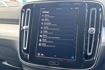 Volvo XC40 2.0 B3P Core 5dr Auto