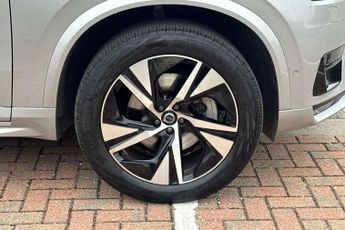 Volvo XC90 2.0 B5P [250] Plus Dark 5dr AWD Geartronic
