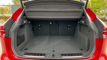 Jaguar F-Pace 2.0 D200 R-Dynamic SE 5dr Auto AWD