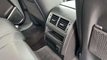 Jaguar F-Pace 2.0 D200 R-Dynamic SE 5dr Auto AWD