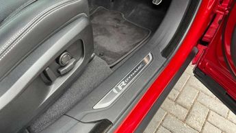 Jaguar F-Pace 2.0 D200 R-Dynamic SE 5dr Auto AWD