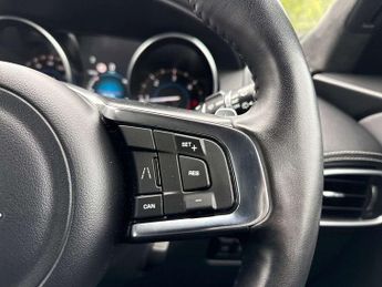 Jaguar F-Pace 2.0d R-Sport 5dr Auto AWD