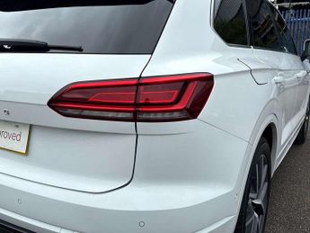 Volkswagen Touareg 3.0 V6 TDI 4Motion R-Line Tech 5dr Tip Auto