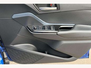 Toyota C-HR 1.8 Hybrid Design 5dr CVT
