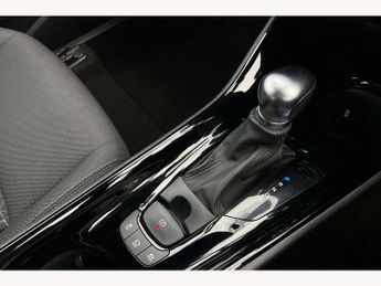 Toyota C-HR 1.8 Hybrid Design 5dr CVT
