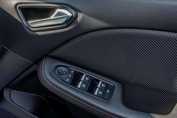 Renault Clio 1.6 E-TECH Hybrid 140 RS Line 5dr Auto