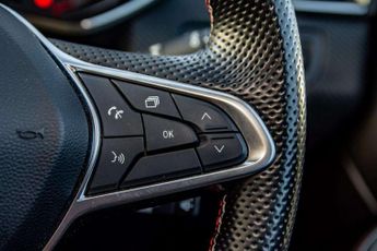 Renault Clio 1.6 E-TECH Hybrid 140 RS Line 5dr Auto