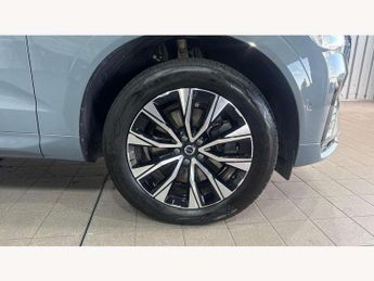 Volvo XC60 2.0 B5P Plus Dark 5dr AWD Geartronic