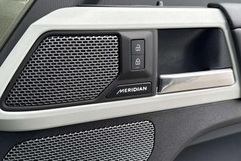 Land Rover Defender 3.0 D300 X-Dynamic HSE 90 3dr Auto