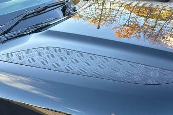 Land Rover Defender 3.0 D300 X-Dynamic HSE 90 3dr Auto