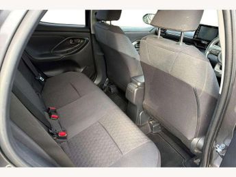 Toyota Yaris 1.5 Hybrid Design 5dr CVT
