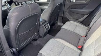 Volvo XC40 2.0 B3P Core 5dr Auto