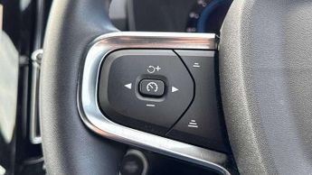 Volvo XC40 2.0 B3P Core 5dr Auto