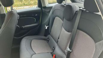 MINI Hatchback 5dr 1.5 Cooper Classic 5dr Auto [Comfort/Nav Pack]