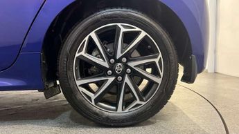 Toyota Yaris 1.5 Hybrid Design 5dr CVT