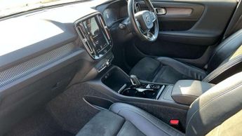 Volvo XC40 2.0 B4P R DESIGN Pro 5dr Auto