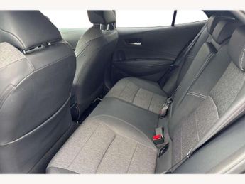 Toyota Corolla 2.0 Hybrid Design 5dr CVT