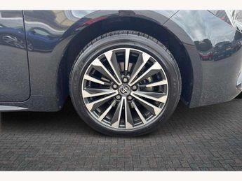 Toyota Corolla 2.0 Hybrid Design 5dr CVT