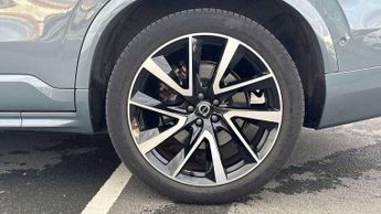Volvo XC90 2.0 B5P Ultimate Dark 5dr AWD Geartronic