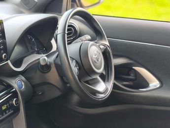 Toyota Yaris Cross 1.5 Hybrid Design 5dr CVT