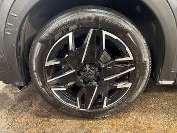 Peugeot 3008 1.2 Hybrid 136 GT 5dr e-DSC6