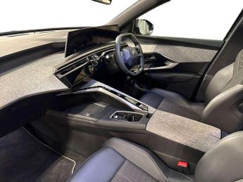 Peugeot 3008 1.2 Hybrid 136 GT 5dr e-DSC6