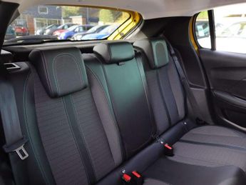 Peugeot 208 1.2 PureTech 100 Allure Premium + 5dr EAT8