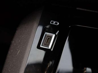 Peugeot 208 1.2 PureTech 100 Allure Premium + 5dr EAT8